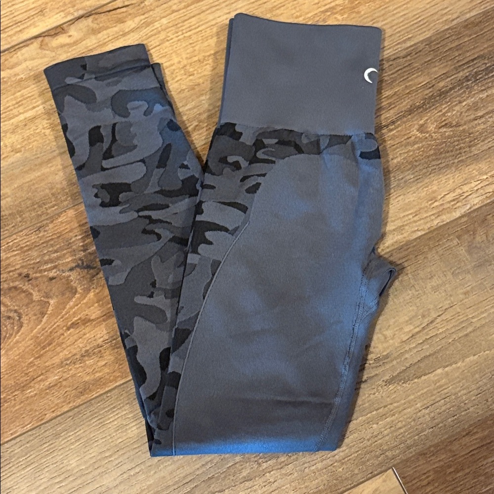 ZYIA Black and Gray Active Leggings